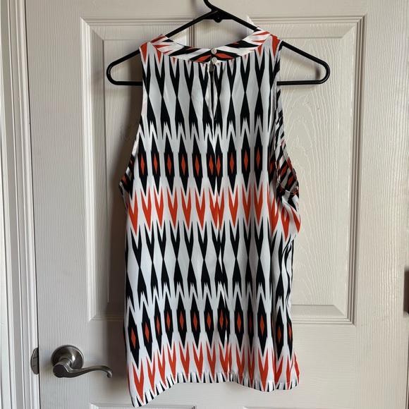 Worthington Geometric Sleeveless Blouse - Picture 9 of 11